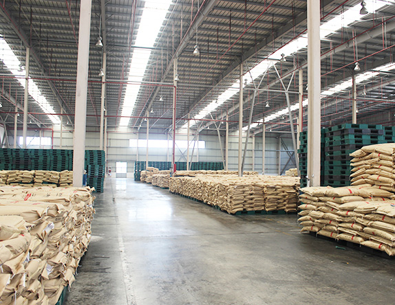 連康明現(xiàn)貨儲備內(nèi)景